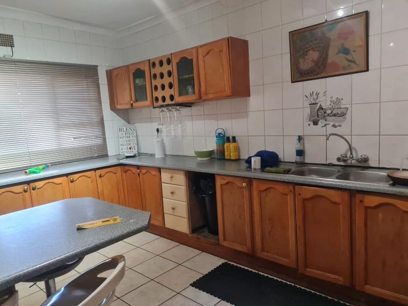 5 Bedroom Property for Sale in Uitsig Free State